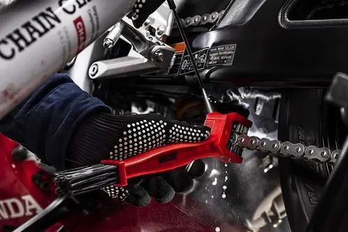 Kit Lubricante Cadena Ipone Moto Ciudad Carretera C/ Cepillo 4