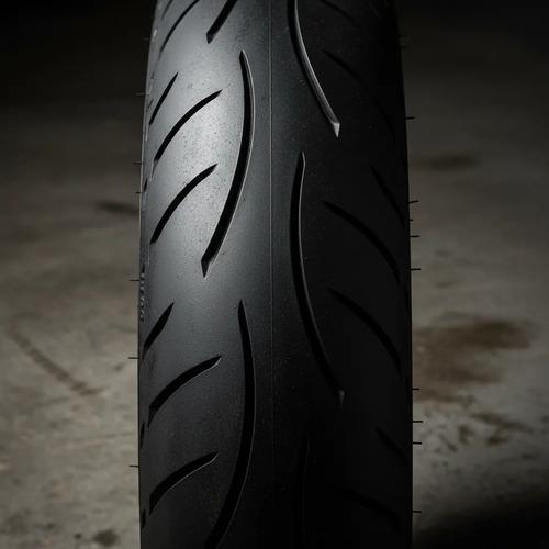 Llanta  110/70-17 Mgk869 Magiktire Tl 54p Magik Tire 3